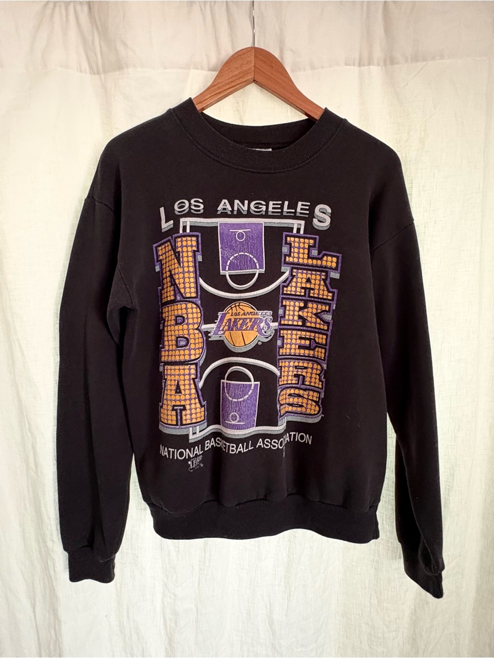 Vintage NBA (Official Fan) - Los Angeles Lakers Basketball 90s Sweatshirt Size M